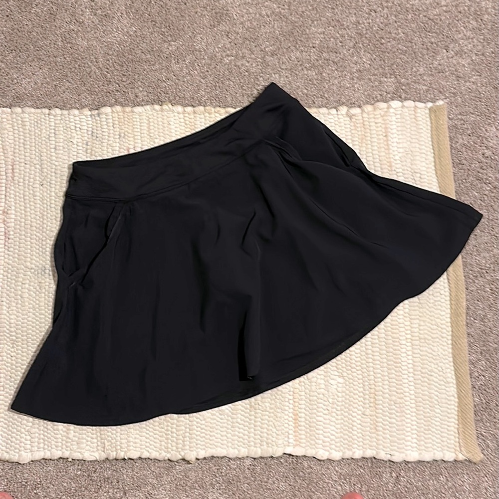 Under Amour Woman’s Skort Black Size Small
